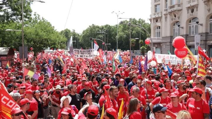 Multitudinaria manifestación en Madrid para exigir un Pacto de Estado ...